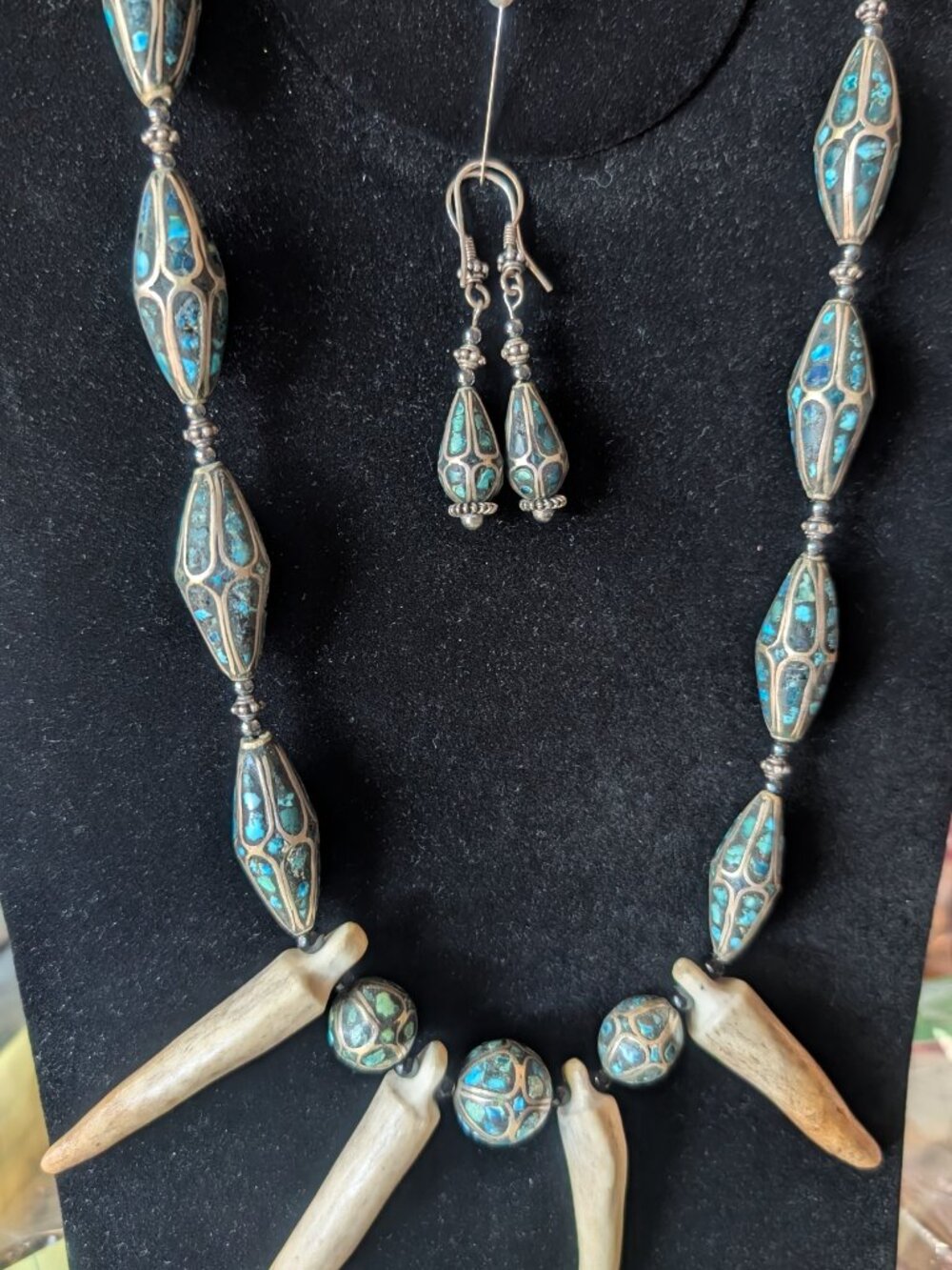 NATIVE  INLAID TURQUOISE/SILVER & TOOTH NECKLACE AND EARRINGS